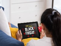 Zamke Crnog petka: Kako prepoznati prevare i zaštititi novčanik