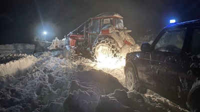 Putevi blokirani, sela bez struje! Sneg napravio HAOS (VIDEO)