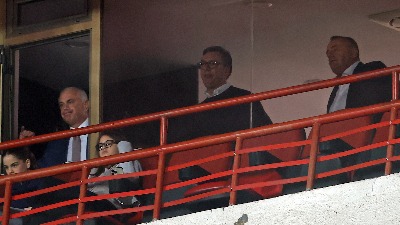 "Gospodaru, zapovedaj" i Vučićevo poigravanje sa sportom: Da li se porazi na stadionima preslikavaju na rejting?