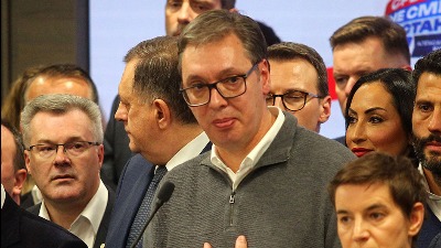 Analitičari o ostavkama Đurića i Vučevića: Vučić da zove strance da mu kažu šta da radi