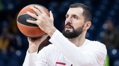 Mirotić na žestokom udaru navijača: Ledej dobio aplauz (VIDEO)