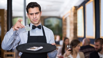 Konobar u Srbiji dobio bakšiš, pa pobesneo: Nemojte da se brukate!