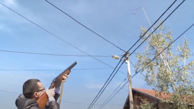  Pucao na svadbi pa pogodio sestru, metak prošao CENTIMETAR OD SRCA