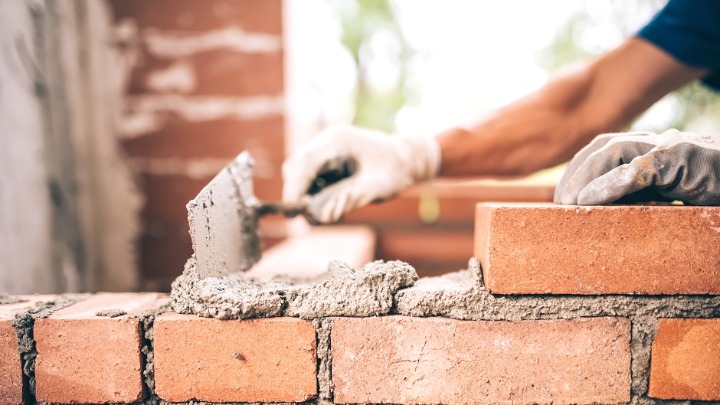SAMO U JEDNOJ GODINI VLASTI SNS Šta se sve obrušavalo u Srbiji 