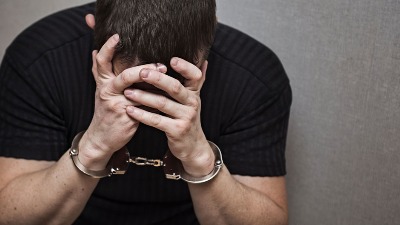 Fiktivni poslovi i milionska korist: Trojac završio iza rešetaka u Novom Sadu