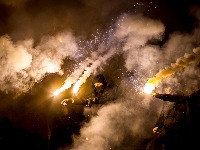 Haos u Beogradu: Sukob Delija i Grobara, baklje i obračun nasred ulice (VIDEO)