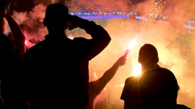 Rumuni pretučeni u Zenici - skandirali "Srbija, Srbija"