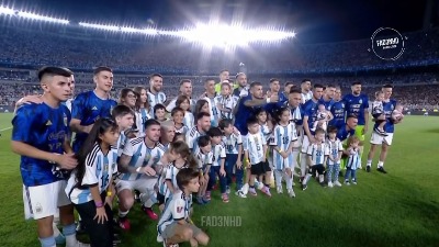 Argentina se poklonila svetskim šampionima i "bogu" Mesiju