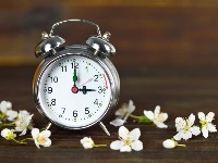 Ne zaboravite da pomerite kazaljke: Letnje računanje vremena počinje ranije ove godine!