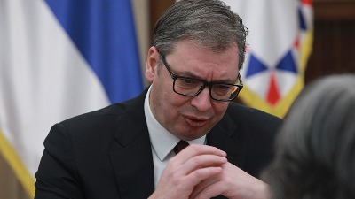 Vučić pitao ko je za sankcije, troje ministara diglo ruku