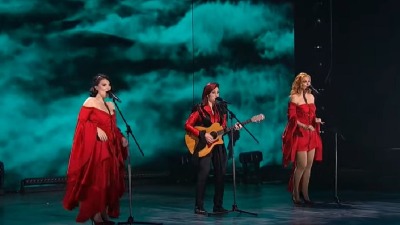 Rastale se "Frajle". Grupi se priključuje glumica koju znamo iz domaćih serija 