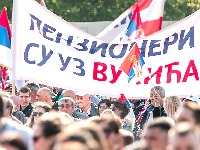 Vesnik izbora? SNS krenuo u kampanju - meta penzioneri (VIDEO)