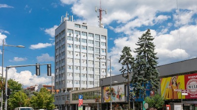 Prizor na bilbordu u centru Valjeva šokirao mnoge (FOTO)