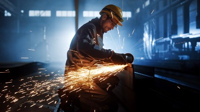 SNS želi sve najbolje deci u Srbiji: NAPUNIĆE FABRIKE MLADIMA