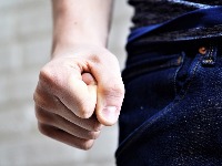 Incident ispred škole: Roditelj tukao sve redom, deca povređena