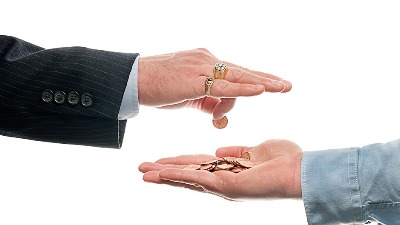 Tek oko 30 odsto radnika u Srbiji zaradilo više od proseka