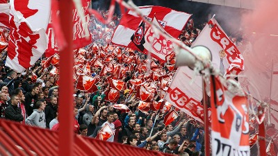 Hrvati ni reč o povređenim Delijama: Ćutanje o "sačekuši", buka oko Tompsona