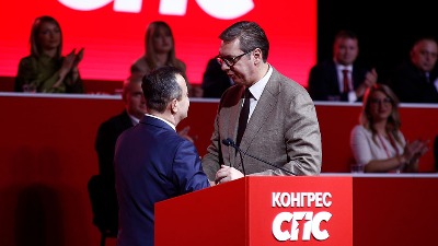 Socijalisti podeljeni oko ulaska u Vučićev pokret