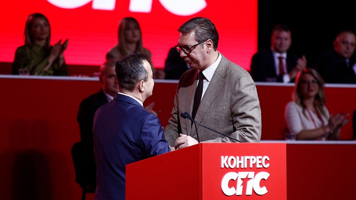 Vučić naterao Dačića da ode u bolnicu 