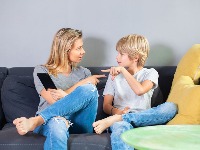 Najčešće greške majki u odnosu sa sinovima: Stručnjaci upozoravaju na posledice