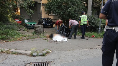 Horor: Na Dorćolu pronađeno mumificirano telo, pored bio leš psa