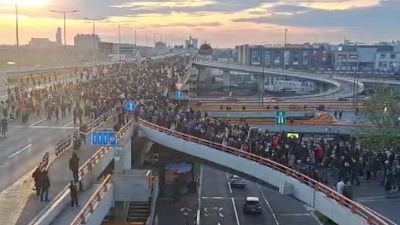 Pogledajte blokadu mosta Gazela (FOTO i VIDEO)