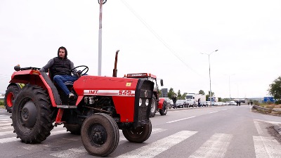 Traktori bez KABINE neće moći u saobraćaj