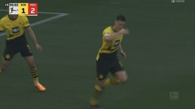 Dortmund POKLONIO Bajernu titulu!