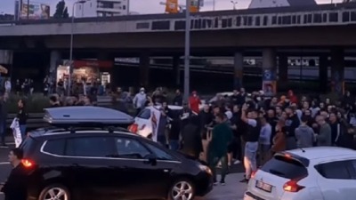 Blokiran auto-put u Beogradu zbog situacije na KiM (VIDEO)