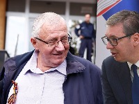 ŠEŠELJ I VUČIĆ: Čemu jedan drugom služe?