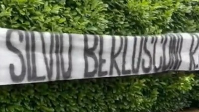 Berluskonijeve pristalice mu odaju počast (FOTO i VIDEO)