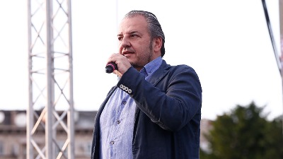 "Ustavna trulež": Brutalna poruka sa protesta ispred Ustavnog suda