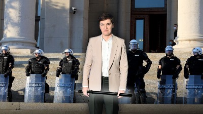  ISPIT NA FAKULTETU U NOVOM SADU OBEZBEĐUJE POLICIJA Za Anu Brnabić to je pobeda "normalne Srbije"