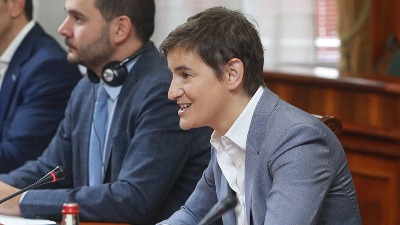 Brnabić o napadu SNS batinaša na Đilasa: Solidarišem se s njima