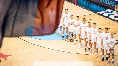 Komentator FIBA progovorio srpski zbog naših košarkaša (VIDEO)