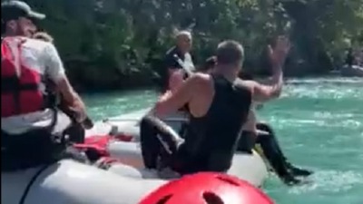 Ludnica na raftingu: Jokiću skandirali "MVP, MVP" - on uskočio u reku (VIDEO)