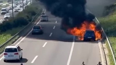 Zapalio se automobil na auto-putu (VIDEO)