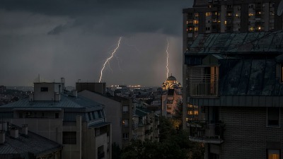 Današnje oluje su bile blage, slede mnogo žešće: Naredni sati doneće jako nevreme