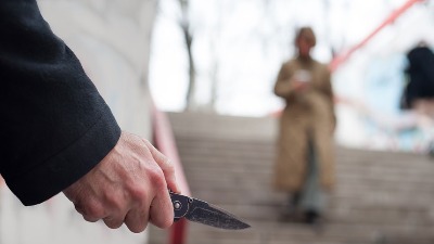Krvavi obračun u Rakovici: Ubijen tinejdžer