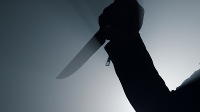 Muškarac (50) nožem napao dečka (22) bivše žene (40)