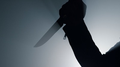 Horor: Ubio ćerku (15) nožem, drugoj (11) naneo teške povrede