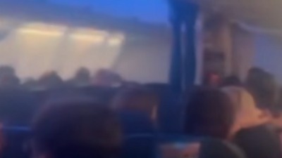 Drama na letu kroz srce oluje, putnici vrištali (VIDEO)