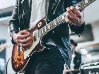 "Azra ne postoji zbog novca, već zbog ideja": od '82. do danas, ostao je dosledan