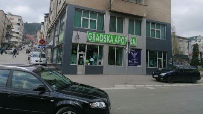 Prodata zgrada apoteke, a kupac ima ulog od 100 DINARA