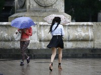 Nagla promena vremena: Tokom dana toplo, uveče kreće NEVREME