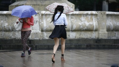 Nagla promena vremena: Tokom dana toplo, uveče kreće NEVREME