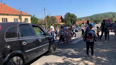 "Plašimo se za bezbednost naše dece" (FOTO)