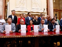 Organizatori protesta potpisali "Dogovor za pobedu"