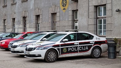 Ranjen policajac u pucnjavi, napadač pokušao samoubistvo