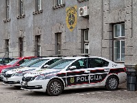 UŽAS Telo policajca nađeno u parkiranom automobilu